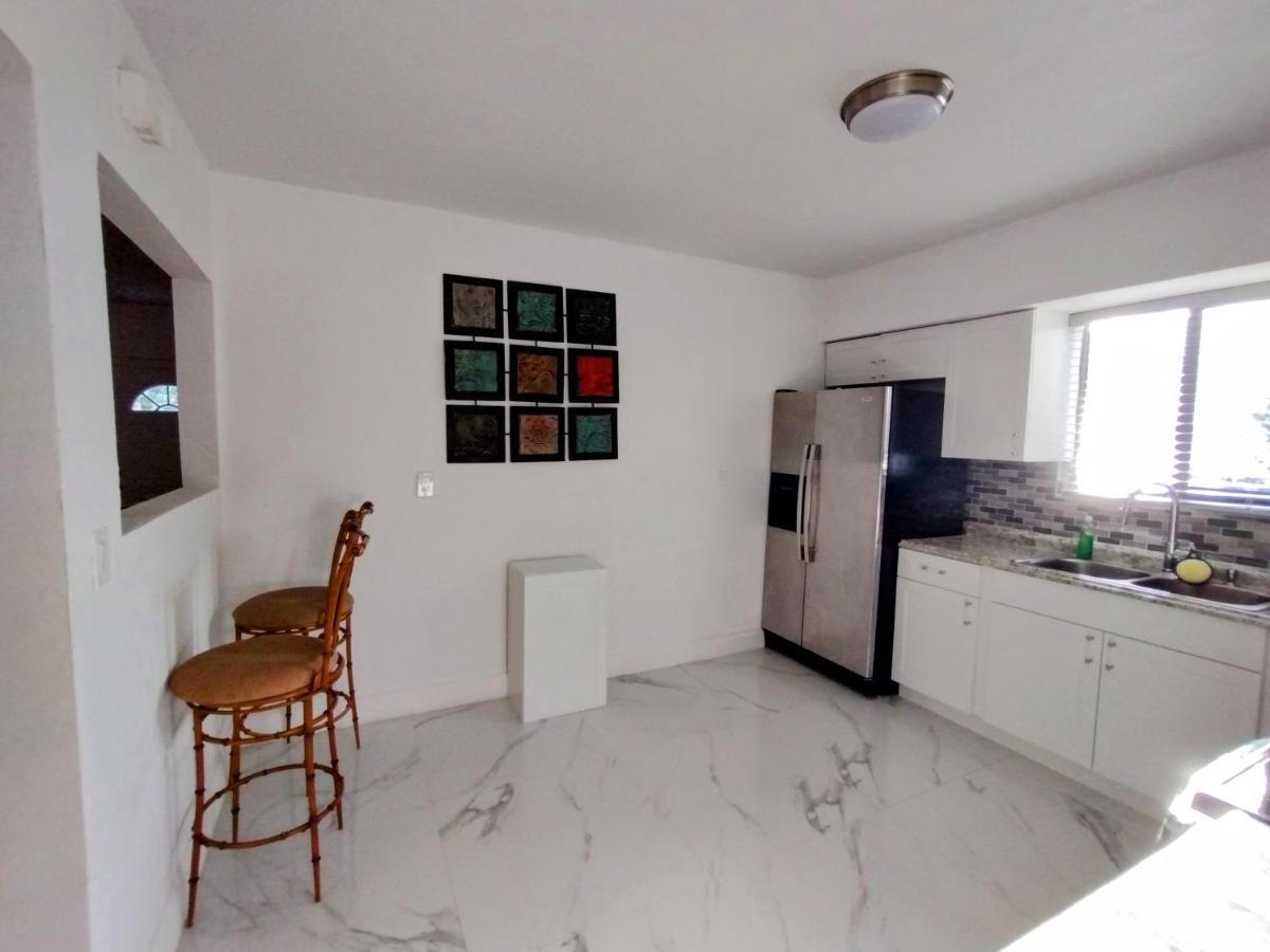 Cheerful 3-Bedroom Home /Ac+ Free Parking North Miami Beach Exterior foto